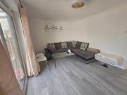 Comfy Apartment Near Shops & Station