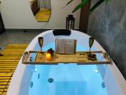 Uai House Casa com Jacuzzi, cromoterapia e colchão massageador