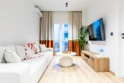 Modern 2BD Apartment Steps Away from Acropolis by Lumen Living