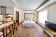 1BR Studio A La Carte Hotel - Free Airport Pick up