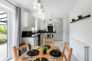 Free Parking - City Centre - Sleeps 5 - Modern
