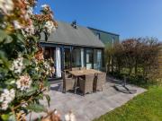 Holiday Home near Beach with Pool Access