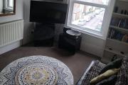 Pet-Friendly 2-Bed Apt Sleeps 5 10 mins to Beach