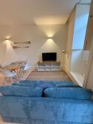 Guindais River View I