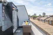 Beautiful Top-Floor 2-Bedroom Flat in Battersea with Private Balcony & Scenic Views