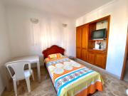 Spacious private Room & bathrom near bay