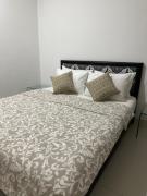 Fairway Galle Cozy 2BR Apartment Near Beach & City