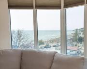 Kabakum 1BR Retreat with Parking, Steps to Beach by Flat Mаnаger