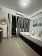 12 Minutes from Mall of Asia - Spacious Condo with Balcony & Hot Shower