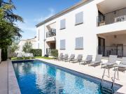 Attractive Holiday Home in Malaucène with Terrace