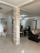 Spacious 3BD Apartment with Balcony