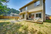 Walk to Hiking Trails Renton Home with Fenced Yard!