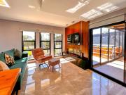 Casa com 4 Suites, Jacuzzi e Lareira Externa