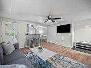 Bloomfield, Pittsburgh Bright and Spacious TWO Bedroom Apt with Free Parking