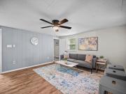 Bloomfield, Pittsburgh Bright and Spacious TWO Bedroom Apt with Free Parking