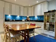 Farnham Haven: Unique Home with Courtyard