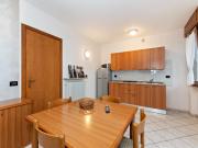 Holiday apartment near the lake, shared swimming pool