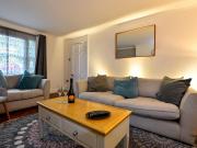 Stylish 3-Bed in Historic Caerleon-GardenParking Pass The Keys