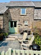 The Roundhouse Tregonce, Padstow, near the sea The Roundhouse Tregonce, Padstow, near the sea