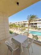 G-cribs studio pool view