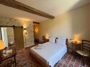 Le Prieuré Saint Pierre, gîtes et chambres dhôtes dans un parc classé