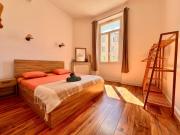 Cannes centre - Forville Market