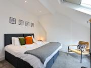 Roath - Modern Flat Near City Centre WParking Pass the Keys