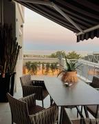 Sea View Residence by MD