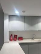 شقة مودرن ثلاث غرف نوم وصالة