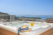Family Ravlić - Apartments with Swimming Pool