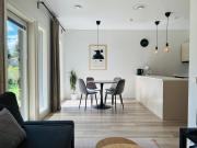 Moderni paritalo lähellä lentokenttää, free parking, sauna