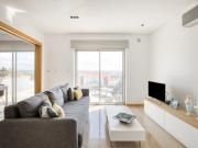 Modern Villa with Pool and barbecue