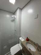 Ótimo apto a 50m da areia 2Q 2 banheiros churrasqueira c vista mar 206