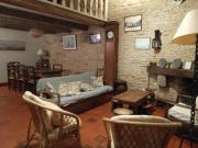 Maison au centre du village