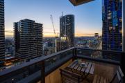 2b Melbourne City Apt with Views