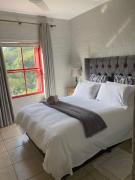 30 Kallisti, Santorini, Shakas Rock, Ballito Holiday, 3 bedroom, sleeps 6, 3rd floor apartment