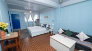 Monratino The snow roost- 15 mins walking distance from mall road- Attached balcony with Kanchenjunga Mountain View