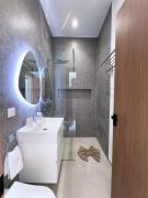 Spacieuse Villa Jumelée, 2 piscines et vue superbe