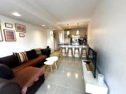 Grand Studio avec terrasse, piscine et parking privé