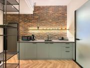 London - English Basement Studio