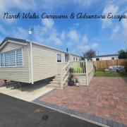 Platinum Caravan with Decking & Garden