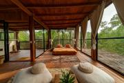 Glass Treehouse, Sauna, Ice Bath, Yoga in Saladita, 50m from Surf