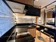 Luxury Flat NEW 15 MIN AIRPORT with PARKING SPACE