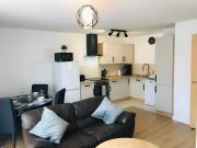 Spacious 2-Bed Flat in CB2