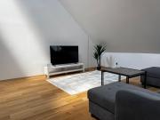 Stunning Central 4BR Penthouse - AC, Netflix & Stift View