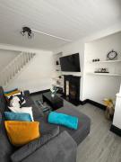 Serenity Home Stays Near Watford Junction