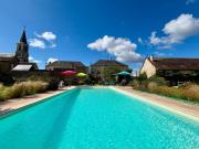 Charmante étable rénovée avec piscine et parking dans la Brenne - FR-1-591-136