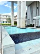 Addison Urban Get Away with a Rooftop Pool! Close to major cities such as Dallas, DFW airport, Grapevine, and Frsico!