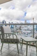 Darling Harbour View & City Skyline 3BR Retreat