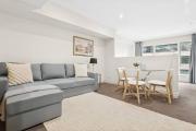 Spectacular Studio Apartment in Sydney CBD and Gym